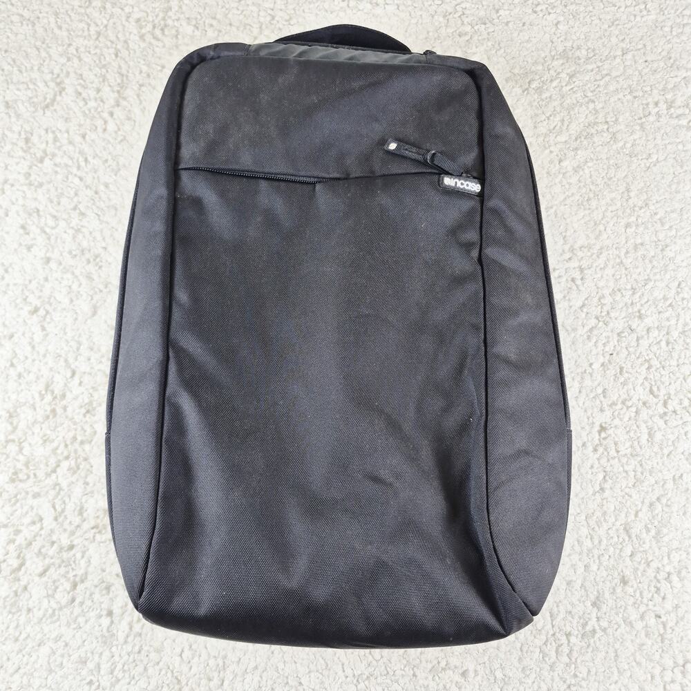 Incase Black Sling Backpack Travel Laptop Case Bag Padded Crossbody